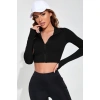 Kadın Siyah Uzun Kol Fermuarlı Parmak Geçme Detaylı Dik Yaka Crop Top Bluz