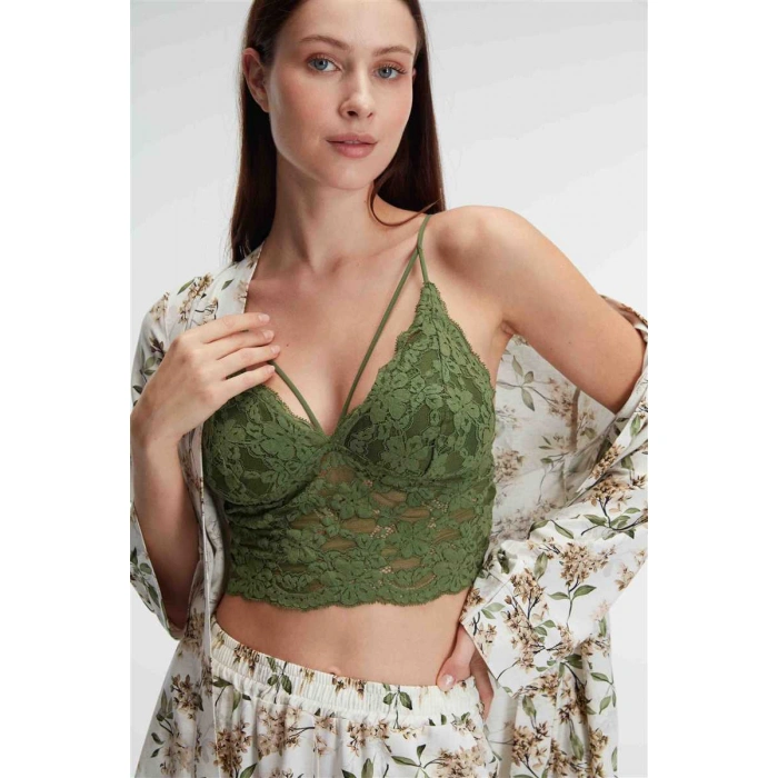 İp Askılı V Yaka Kadın Çiçek Desenli Yazlık Dokuma Dantel Detaylı Pijama Takımı Sabahlık