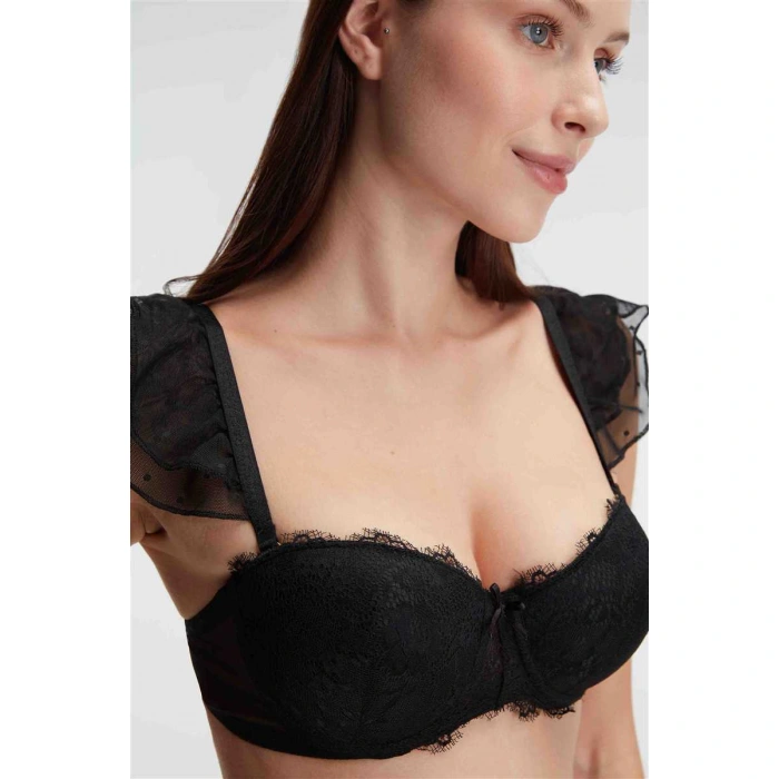 Kadın Balenli Destekli Dolgulu Askı Detaylı Puantiyeli Dantelli Sütyen Ve Slip Takım