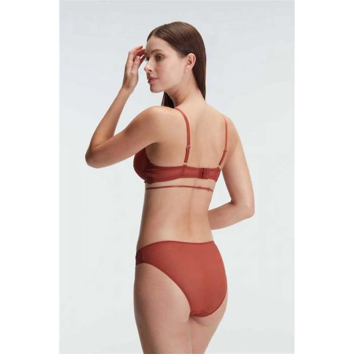 Kadın Balenli Destekli Dolgulu Göbek Detaylı Dantelli Sütyen Ve Slip Takım