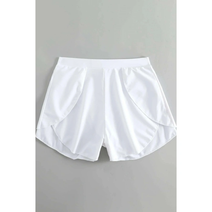 Kadın Beyaz Yırtmaçlı Etek Görünümlü Şık Deniz Şortu