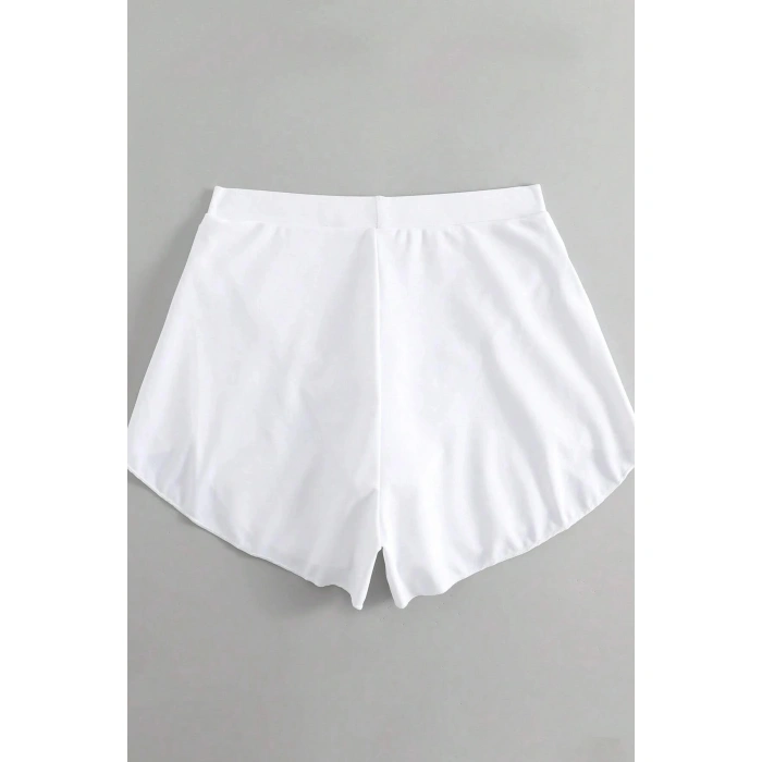 Kadın Beyaz Yırtmaçlı Etek Görünümlü Şık Deniz Şortu