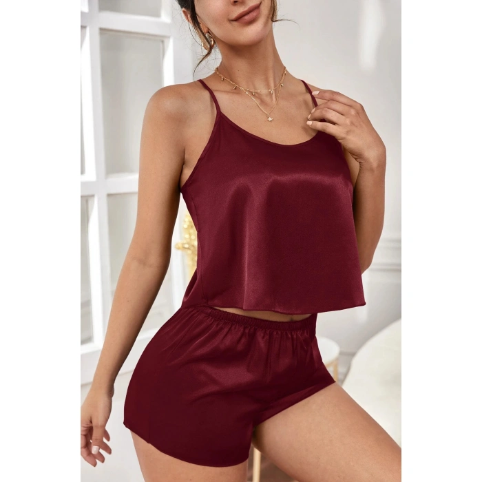 Kadın Bordo Asimetrik Sırt Dekolte Detaylı Şık Şortlu Gecelik Takım