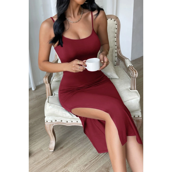 Kadın Bordo Yırtmaçlı Diz Altı Vücüdu Saran Gecelik