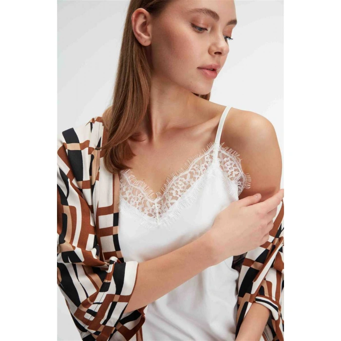 Kadın Dokuma Viskon Geometrik Baskılı Sabahlık Mikro Kumaş Dantelli Atlet Ve Yandan Cepli Pantolon 3lü Takım