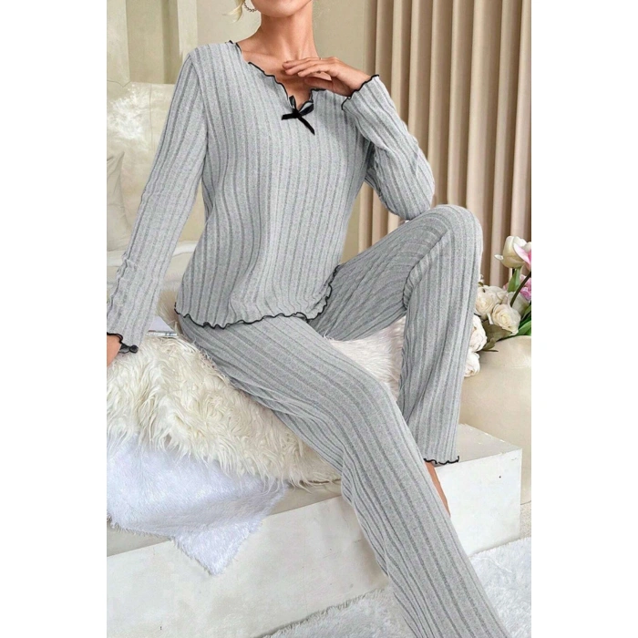 Kadın Gri Çizgili Uzun Kollu Fiyonk Detaylı Pijama Takımı Rahat Mevsimlik