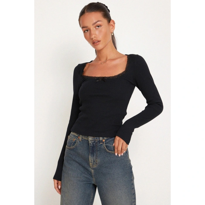Kadın Siyah Kare Yaka Dantelli Uzun Kollu Crop Top Bluz