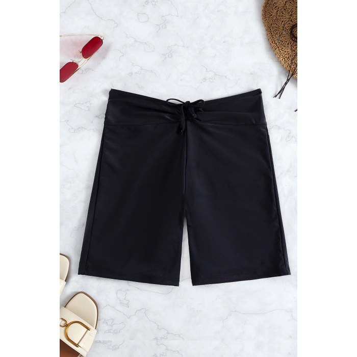 Kadın Siyah Önden Bağcıklı Deniz Şortu