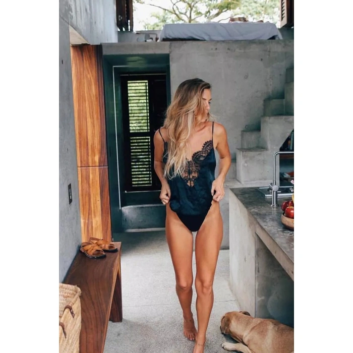 Kadın Siyah Saten Dantel Işlemli Tulum Gecelik