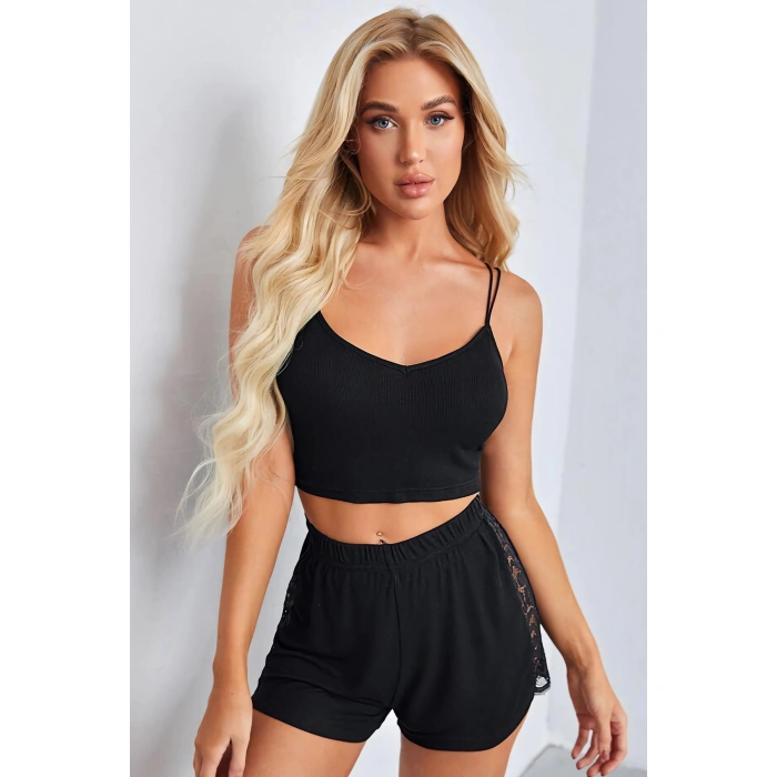 Kadın Siyah Yanları Ve Sırtı Dantel Detaylı Çift Sıra İnce Lastikli Şortlu Gecelik Takım