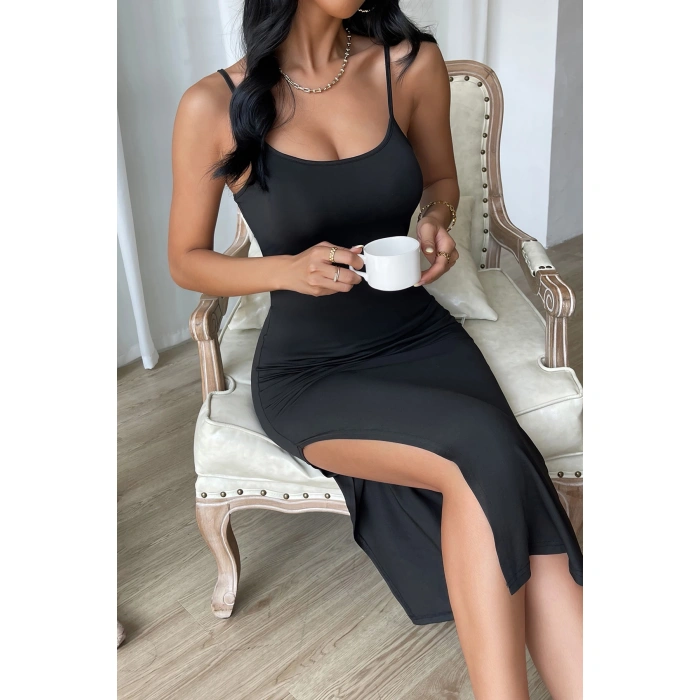 Kadın Siyah Yırtmaçlı Diz Altı Vücüdu Saran Gecelik