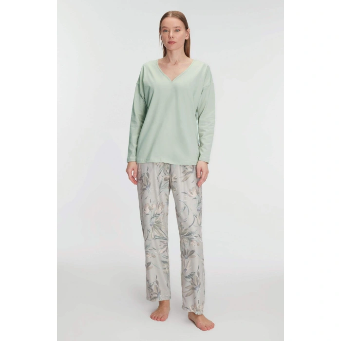 Uzun Kol V Yaka Pijama Takımı