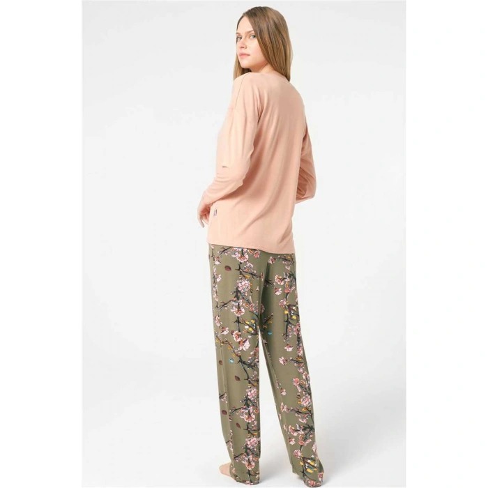 Uzun Kol V Yaka Viskon Çiçek Desenli Kışlık Örme Normal Bel Dantel Detaylı Pijama Takımı