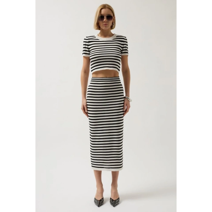 Çizgili Midi Dokulu Etek