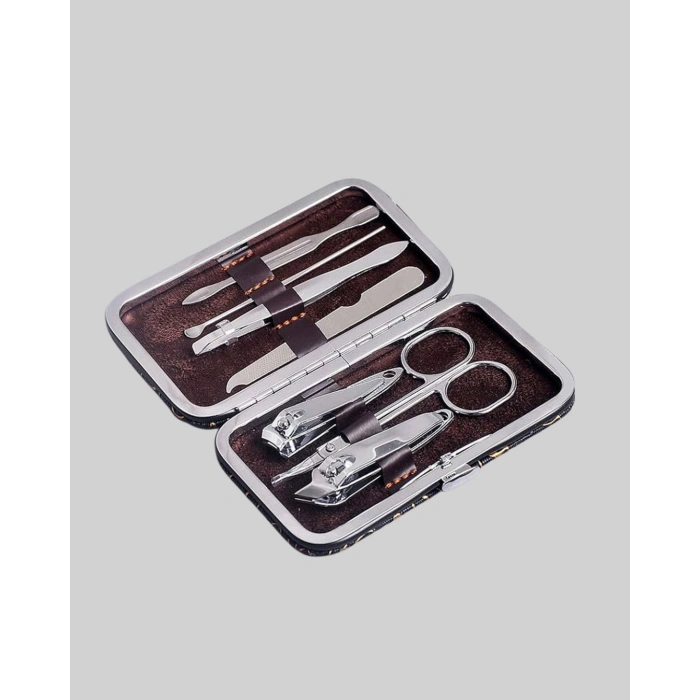 Dayanıklı Çelik Aletlerden Oluşan Kişisel Bakım Seti