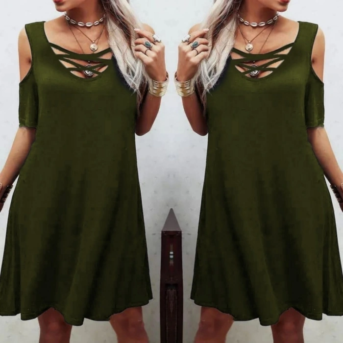 Dekolteli Bağcık Detay Viskon Kumaş Elbise