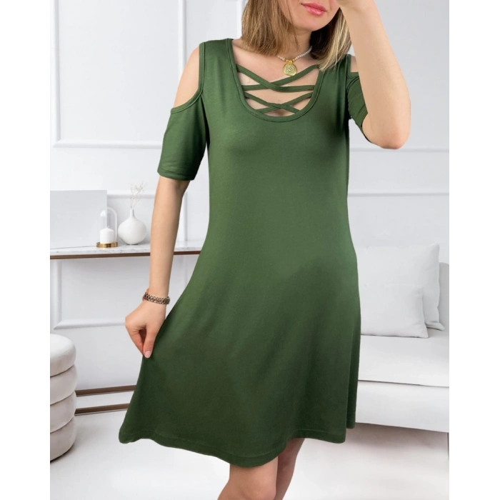 Dekolteli Bağcık Detay Viskon Kumaş Elbise