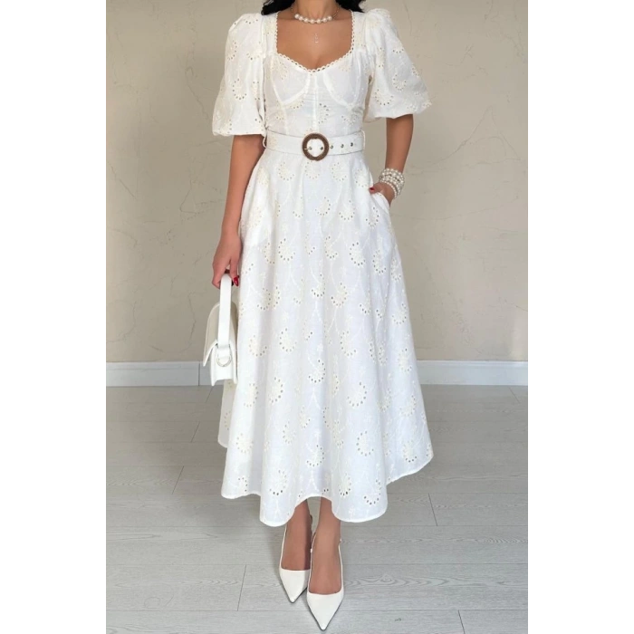 Ekru Göğüs Kup Detaylı Kemerli Brode Elbise