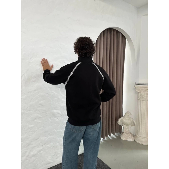 Erkek Oversize Dik Yaka Fermuarlı Sweatshirt - Zincir Nakışli Kanguru Cepli - Siyah