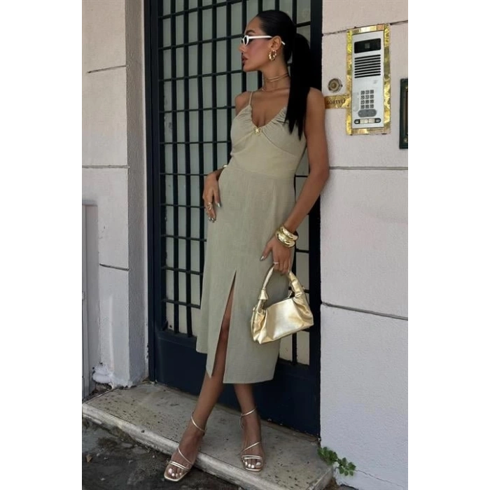 Göğsü Aksesuarlı Önü Yırtmaçlı Elbise 2899