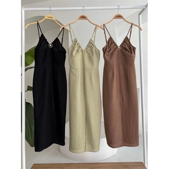 Göğsü Aksesuarlı Önü Yırtmaçlı Elbise 2899