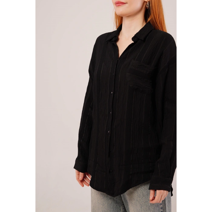 Hakim Yaka Çizgili Cep Detaylı Siyah Gömlek
