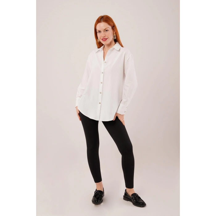 İnce Çizgi Detaylı Beyaz Gömlek