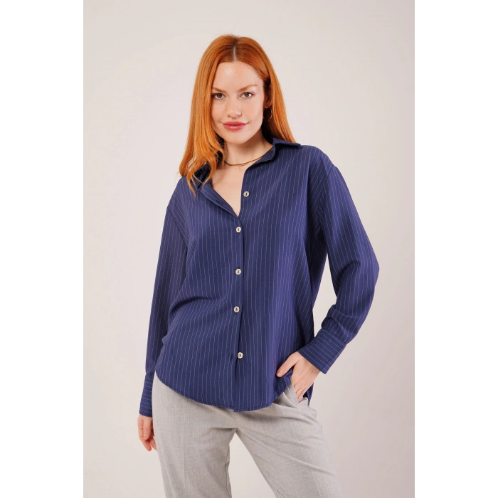İnce Çizgi Detaylı Lacivert Gömlek