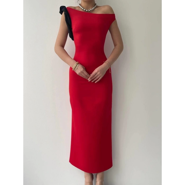 Jovani Omuz Detaylı Elbise