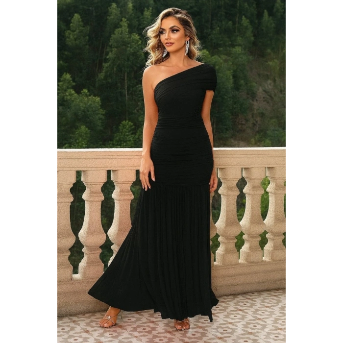 Kadın Asimetrik Yaka Detaylı Omuzu Açık Büzgülü Yırtmaçlı Sandy Elbise