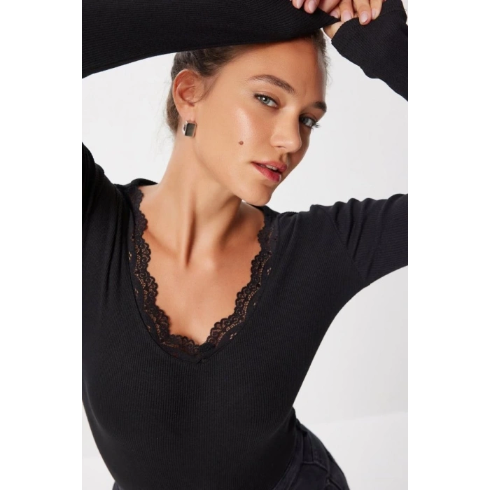 Kadın Dantel Detay V Yaka Kaskorse Kumaş Bluz