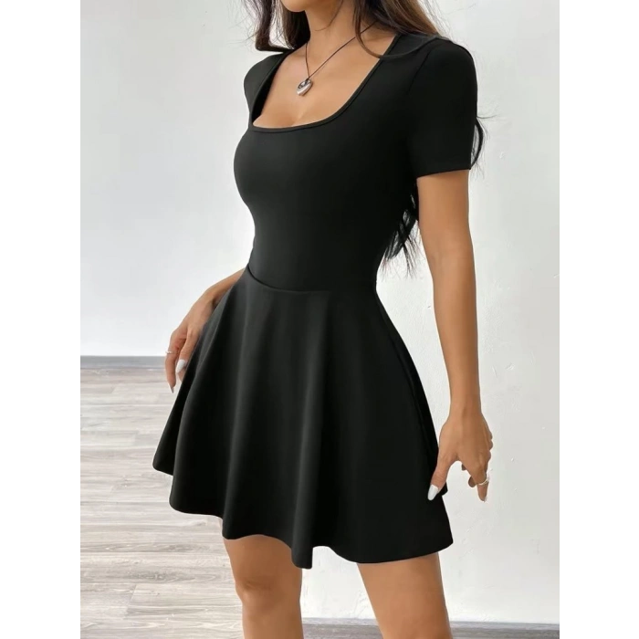 Kadın Kısa Kollu Kare Yakalı Cep Detaylı Dalgıç Elbise Tulum