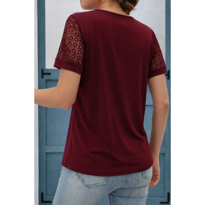 Kadın Kısa Kollu V Yakalı Dantel Detaylı Viskon Bluz