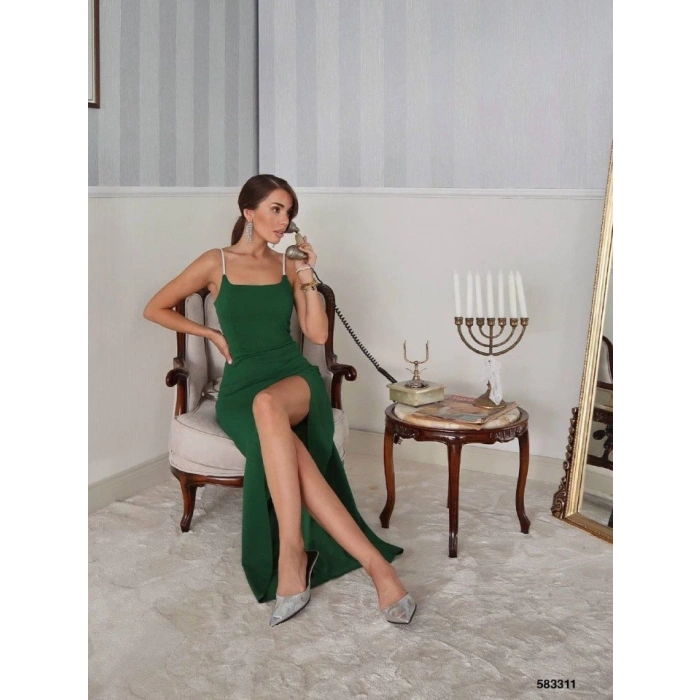 Kadın Omuz Askılı Derin Yırtmaç Detay Maxi Boy Elbise