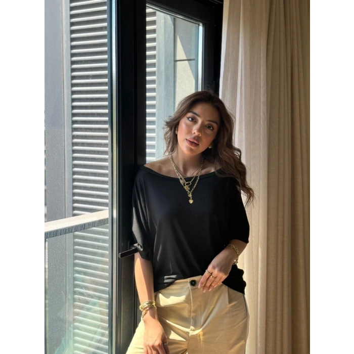 Kadın Tek Omuzu Açık Kısa Kollu Salaş Viskon Bluz