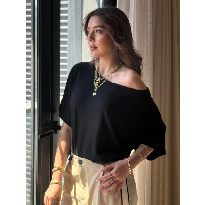 Kadın Tek Omuzu Açık Kısa Kollu Salaş Viskon Bluz