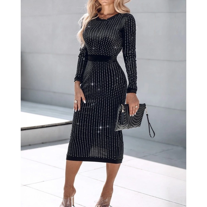 Kadın Uzun Kollu Bisiklet Yaka Taşlı Midi Kadife Elbise