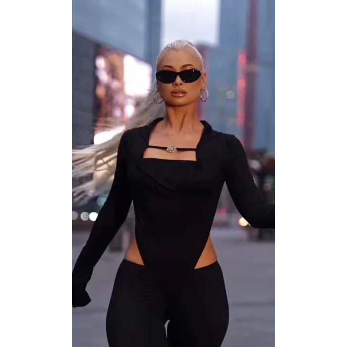 Kadın Uzun Kollu Kare Yaka Toka Ve Bel Dekoltesi Detaylı Tulum Tulum