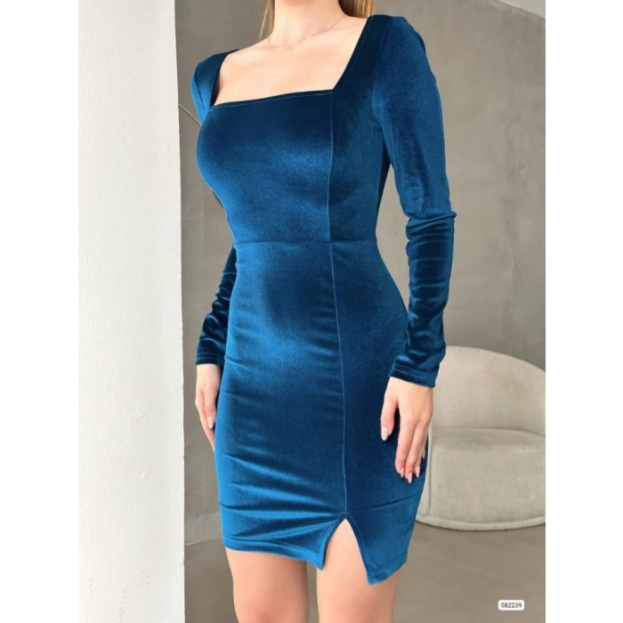 Kadın Uzun Kollu Kare Yaka Yırtmaç Detay Kadife Kumaş Mini Elbise