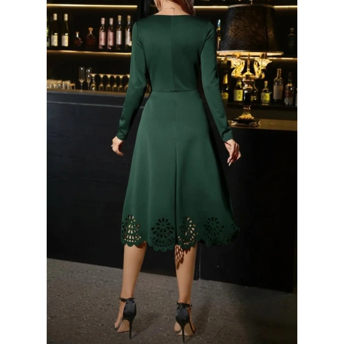 Kadın Uzun Kollu V Yakalı Lazer Kesim Detaylı Midi Ithal Krep Elbise