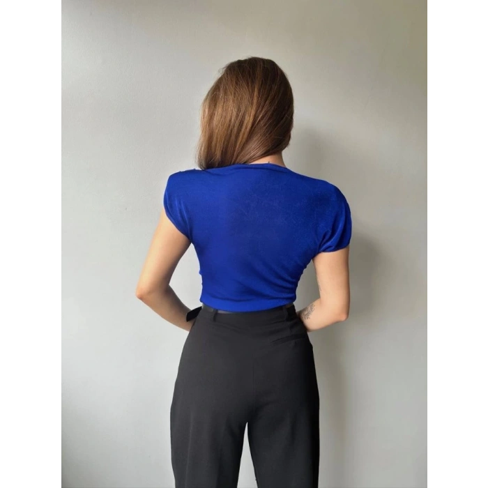 Kadın V Yaka Vatka Detay Kolsuz Dökümlü Bluz