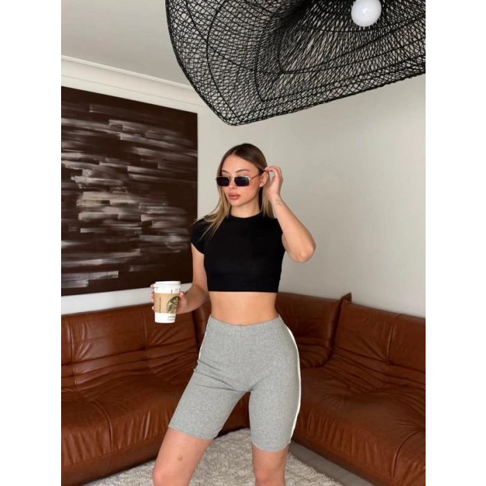 Kadın Yanı şerit Detay Kaşkorse şort