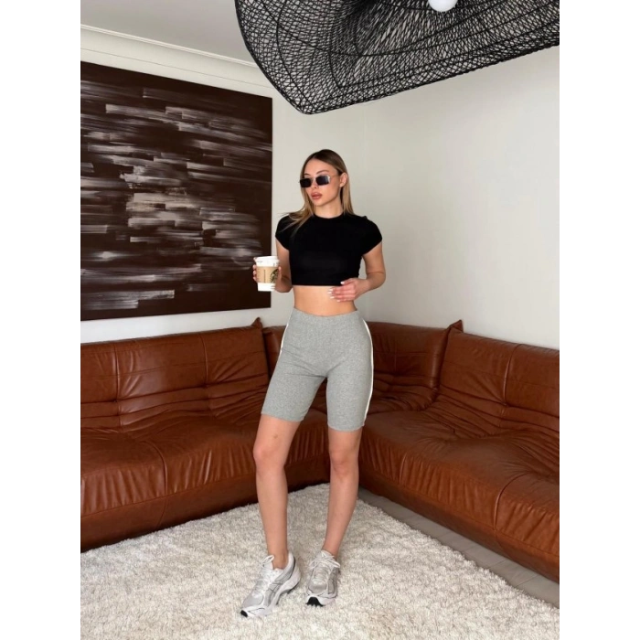 Kadın Yanı şerit Detay Kaşkorse şort