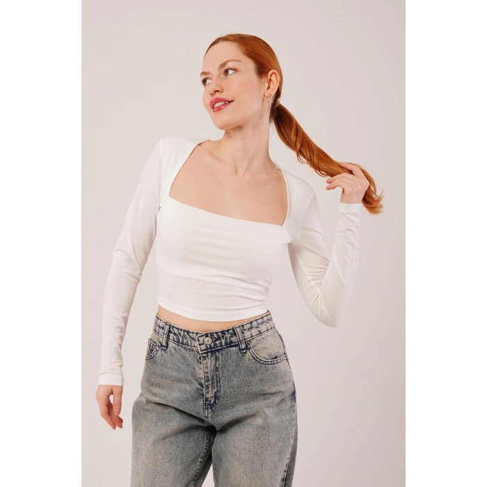 Kare Yaka Basic Beyaz Bluz