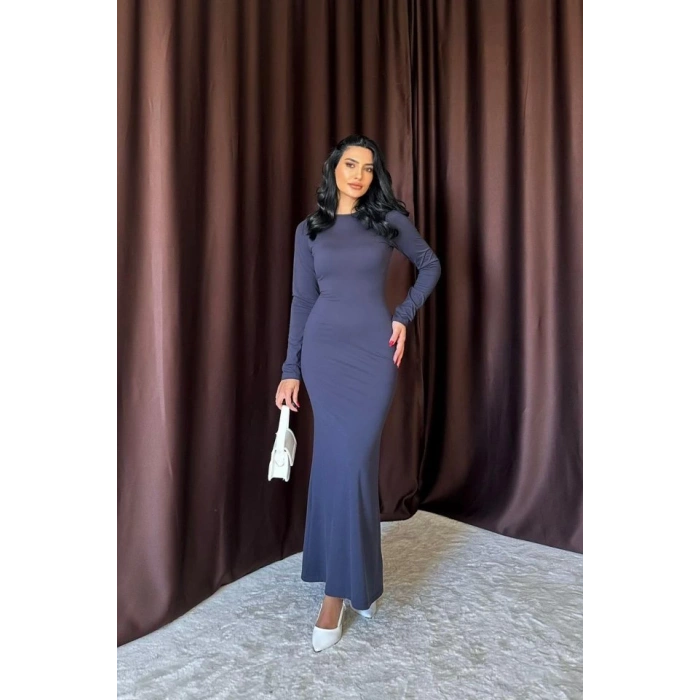 Lacivert Vücudu Saran Uzun Elbise
