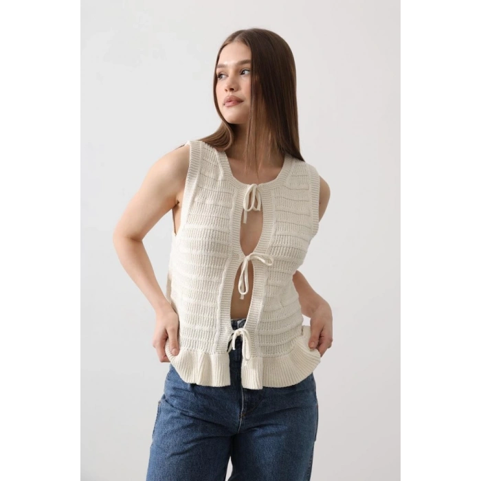 Önü Bağlamalı Yelek - Ekru