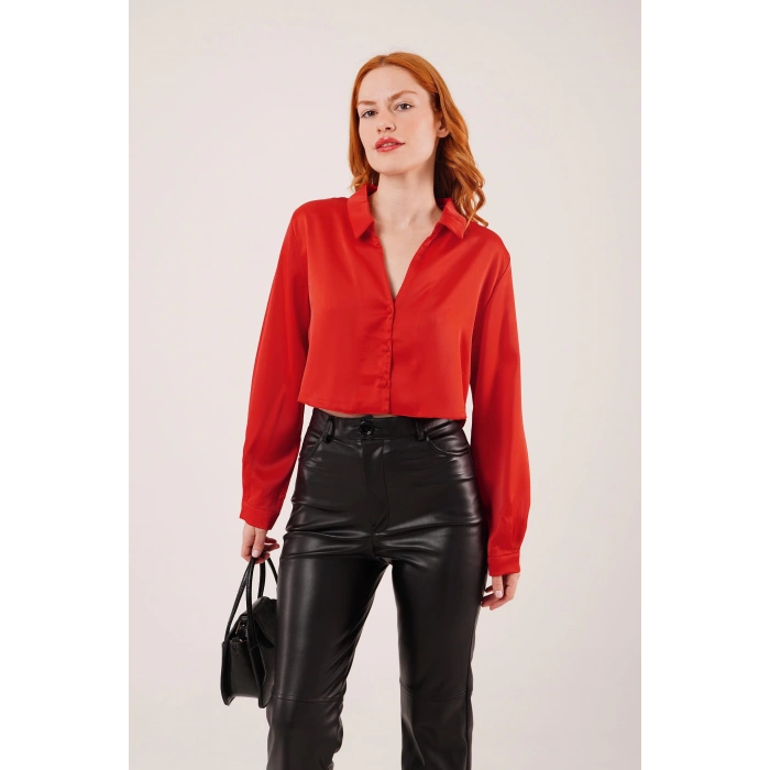 Saten Crop Model Kırmızı Gömlek