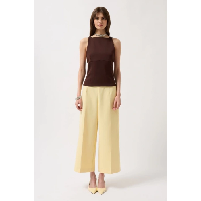 Sırt Kurdele Detay Bluz