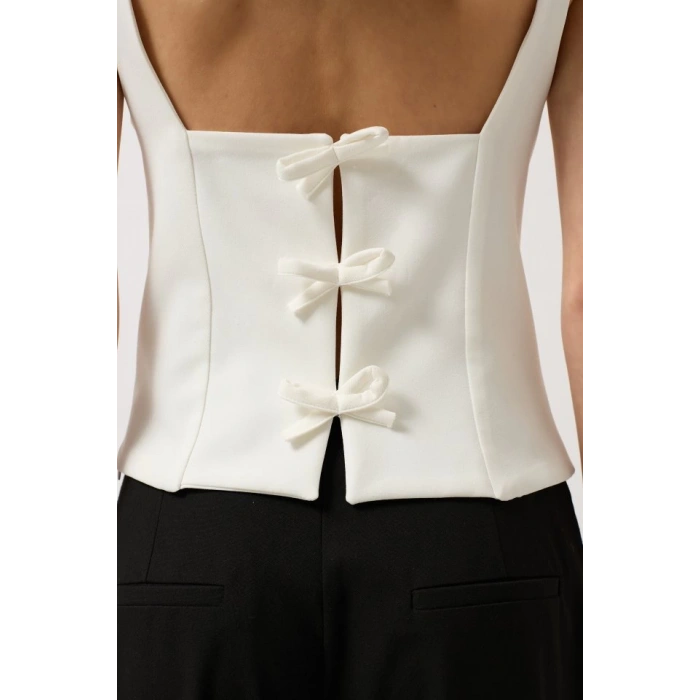 Sırt Kurdele Detay Bluz