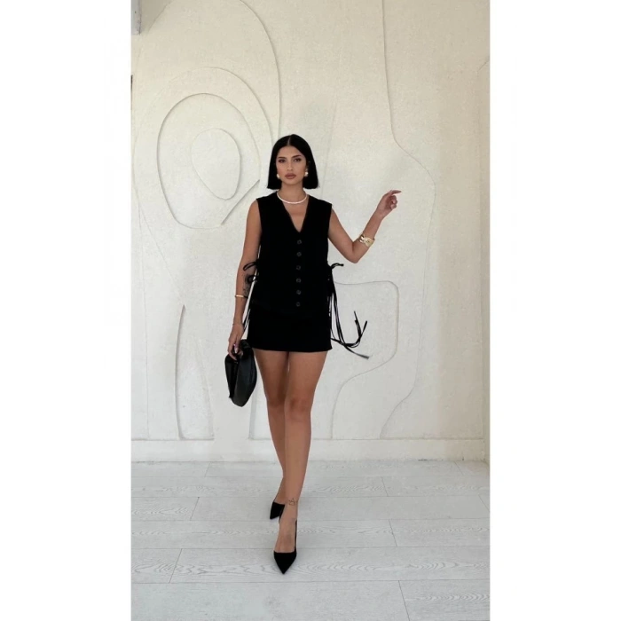 Siyah Yanları Bağcıklı Yelek